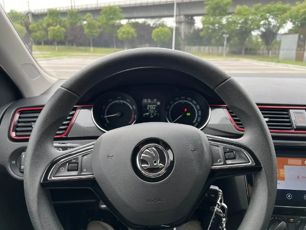 2020 Skoda Rapid Spaceback 1.5L 112HP L4 6AT,autocango,china used car exporter,china ev exporter,chinese used car exporter,chinese used ev exporter