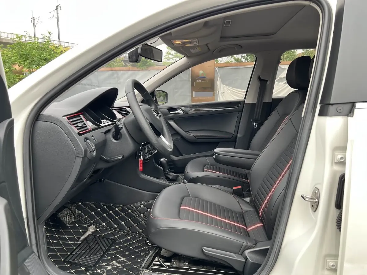 2020 Skoda Rapid Spaceback 1.5L 112HP L4 6AT,autocango,china used car exporter,china ev exporter,chinese used car exporter,chinese used ev exporter