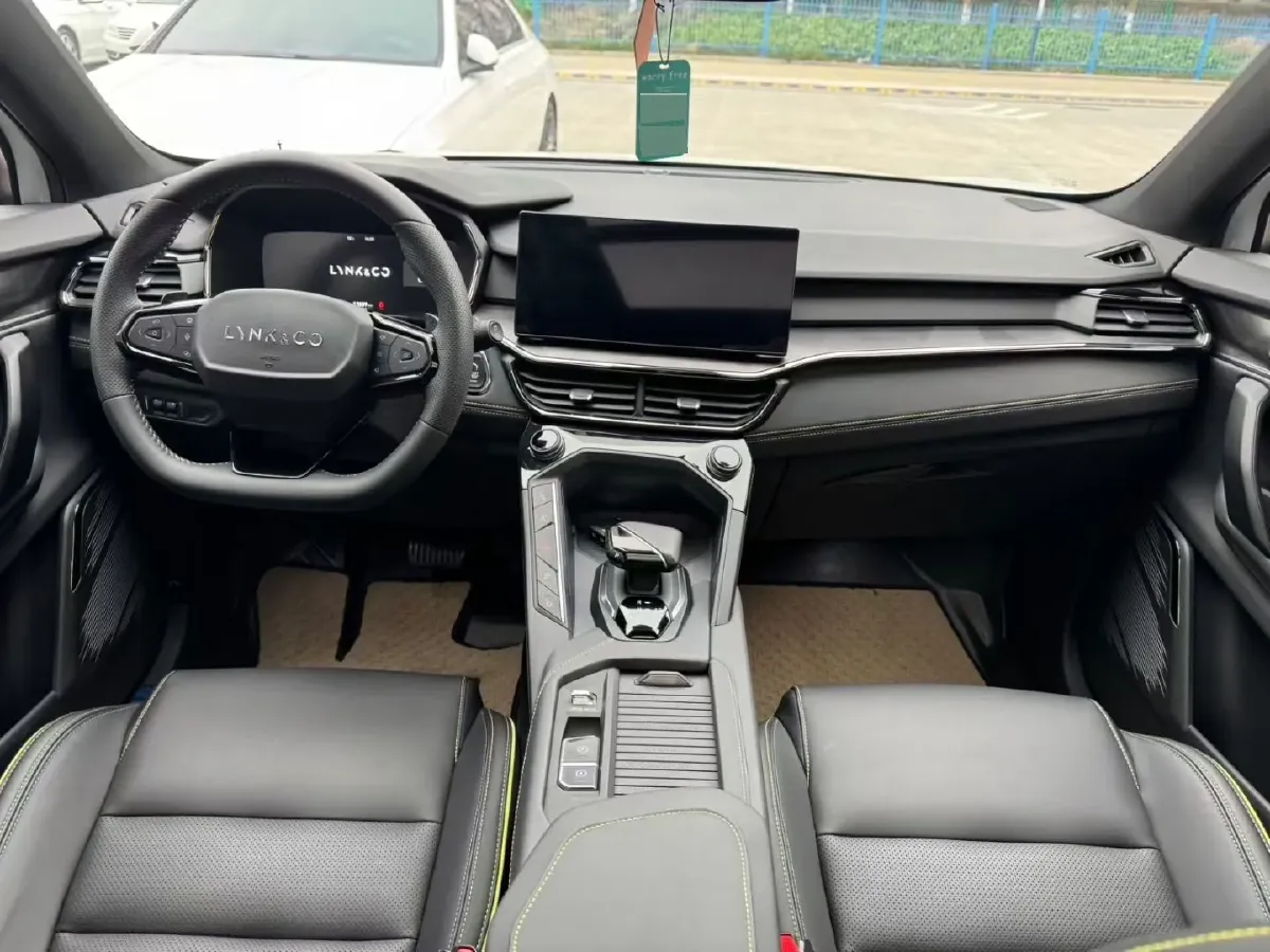 2023 LYNK&CO 06 1.5T 181HP L4 7DCT,autocango,china used car exporter,china ev exporter,chinese used car exporter,chinese used ev exporter