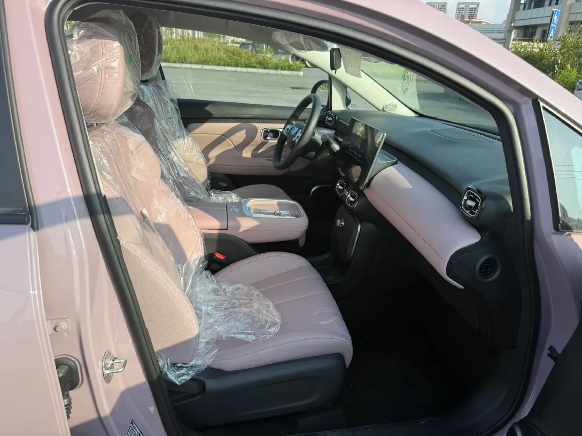 2025 Aion AION UT BEV,autocango,china used car exporter,china ev exporter,chinese used car exporter,chinese used ev exporter