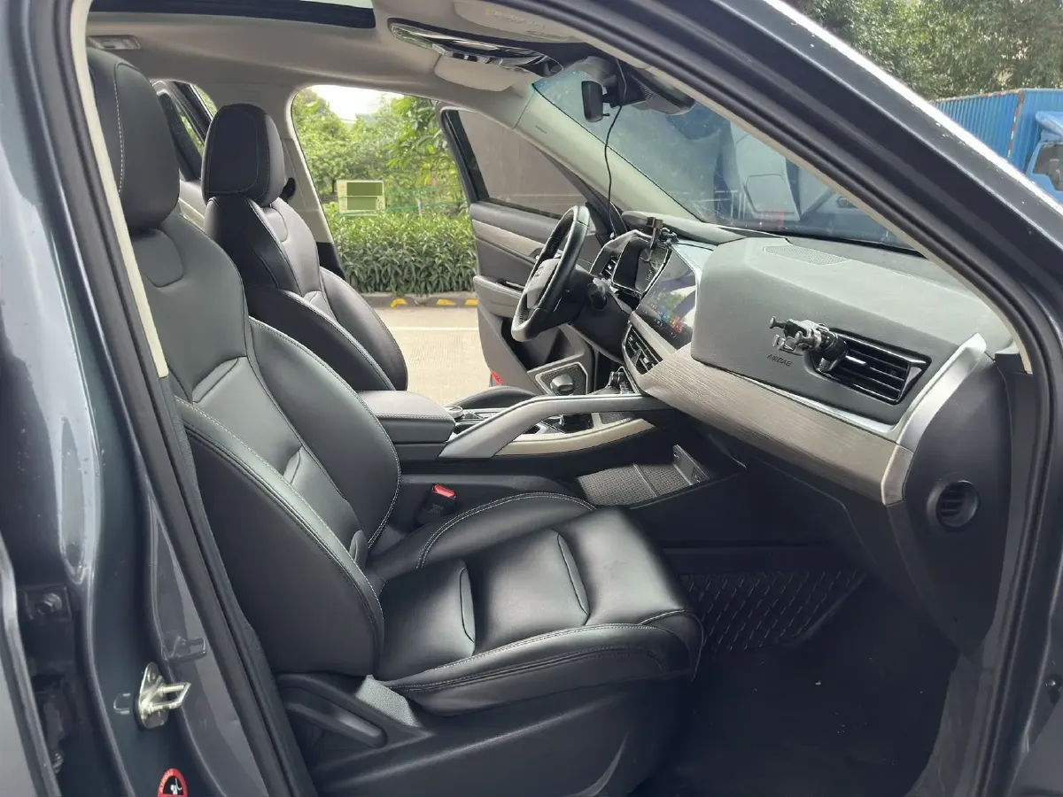 2019 Geely Tugella 2.0T 238HP L4 8AT,autocango,china used car exporter,china ev exporter,chinese used car exporter,chinese used ev exporter