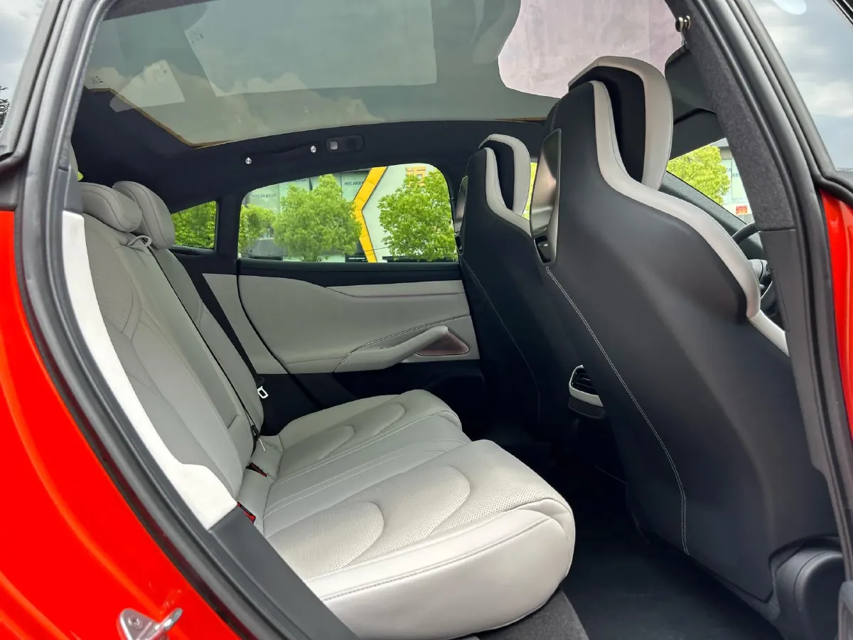 2024 MI SU7 BEV 73.6KWH,autocango,china used car exporter,china ev exporter,chinese used car exporter,chinese used ev exporter