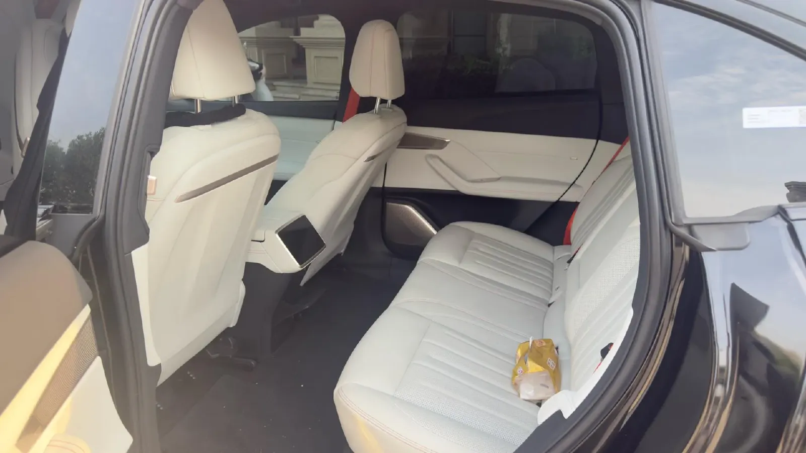2024 ONVO L60 BEV 60KWH,autocango,china used car exporter,china ev exporter,chinese used car exporter,chinese used ev exporter