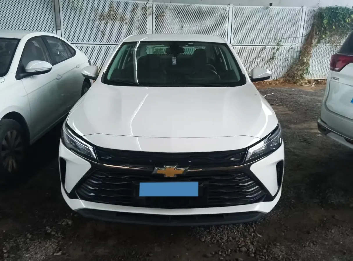 2023 Chevrolet Monza 1.5L 113HP L4 6DCT,autocango,china used car exporter,china ev exporter,chinese used car exporter,chinese used ev exporter