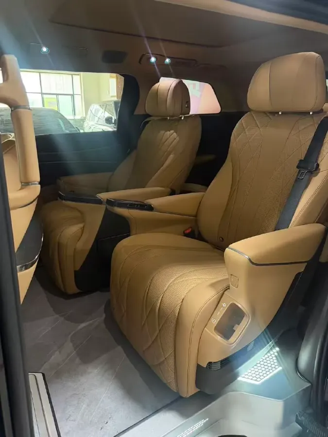 2024 Denza D9 1.5T 139HP L4 E-CVT PHEV 40KWH,autocango,china used car exporter,china ev exporter,chinese used car exporter,chinese used ev exporter