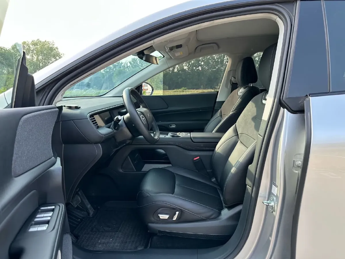 2024 Xpeng G6 BEV 66KWH,autocango,china used car exporter,china ev exporter,chinese used car exporter,chinese used ev exporter