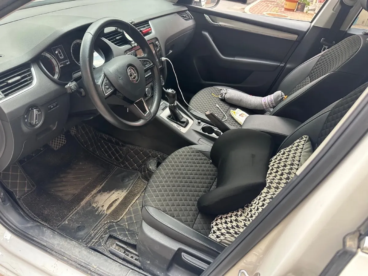 2018 Skoda Octavia 1.6L 110HP L4 6AT,autocango,china used car exporter,china ev exporter,chinese used car exporter,chinese used ev exporter