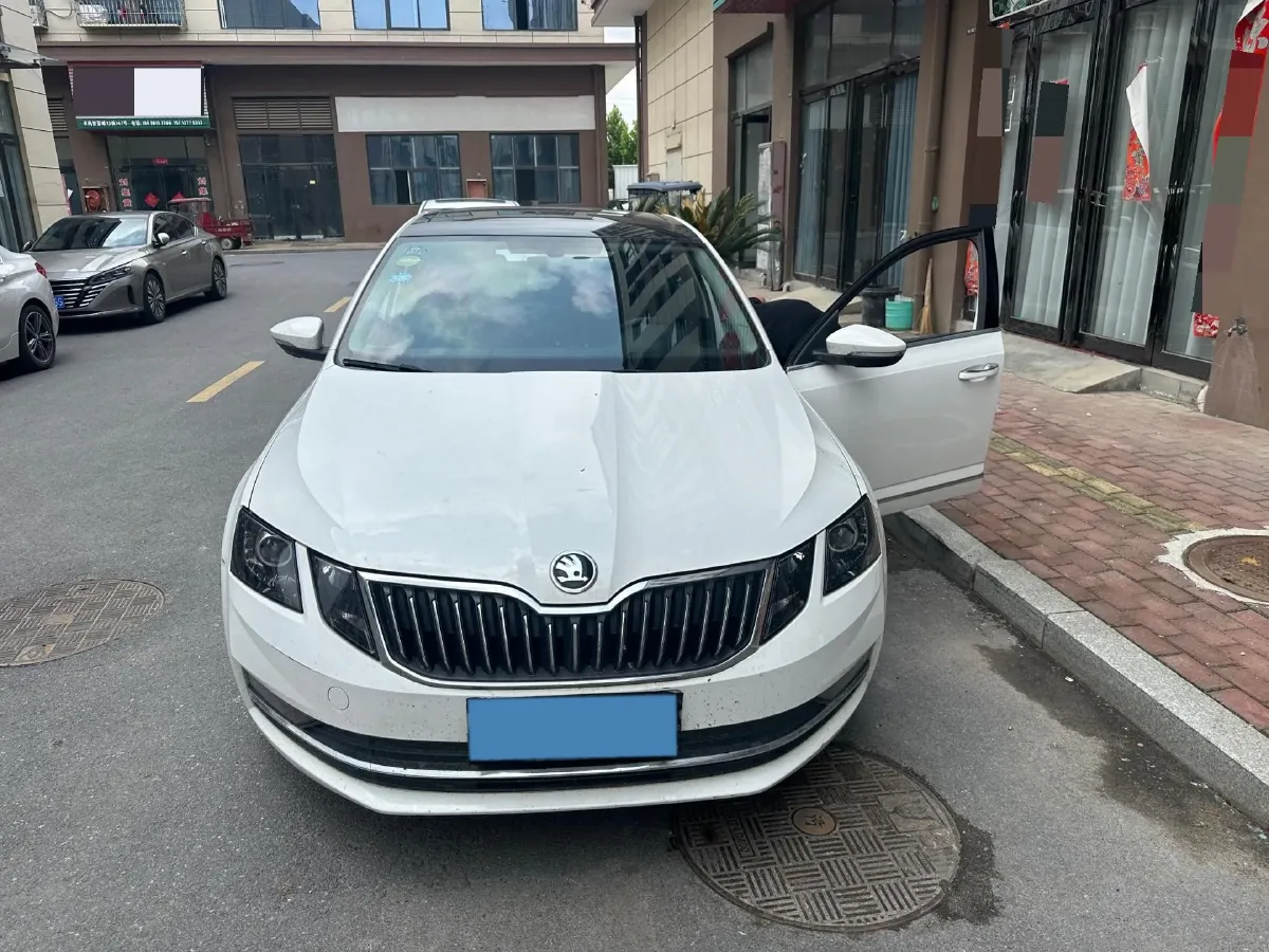 2018 Skoda Octavia 1.6L 110HP L4 6AT,autocango,china used car exporter,china ev exporter,chinese used car exporter,chinese used ev exporter