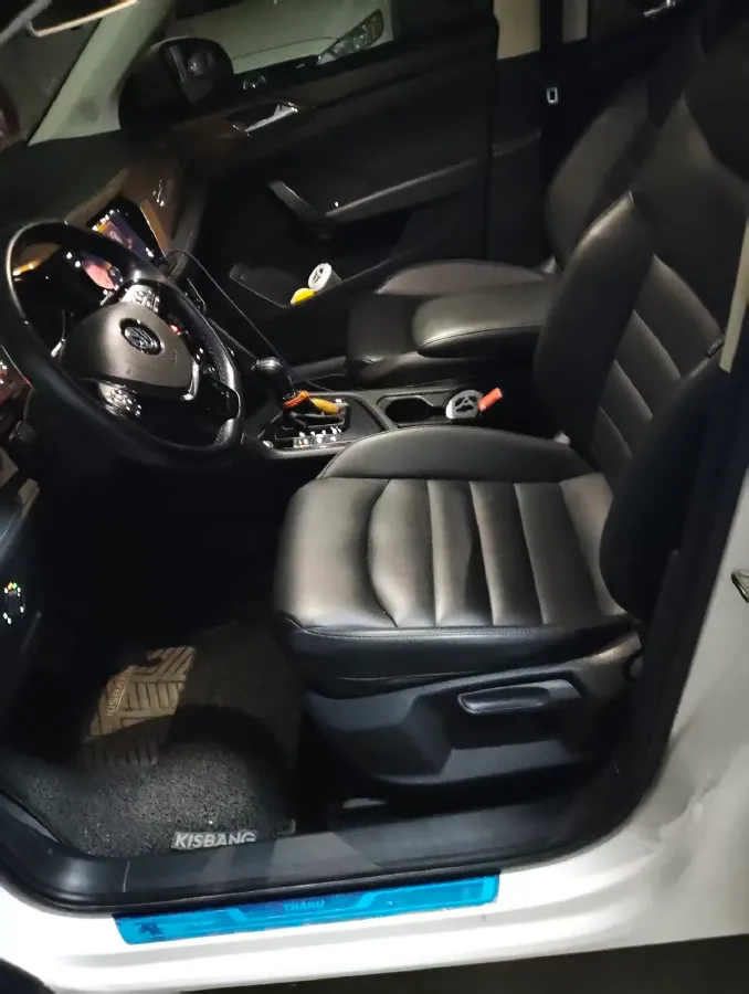 2019 MINI MINI 1.5T 102HP L3 7DCT,autocango,china used car exporter,china ev exporter,chinese used car exporter,chinese used ev exporter