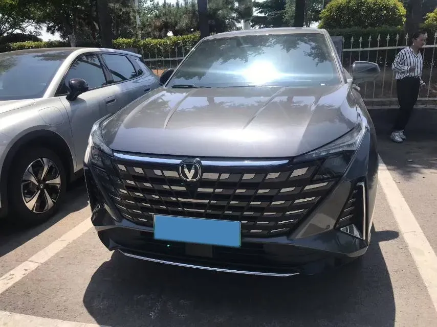 2024 ChangAn UNI-Z 1.5L 98HP L4 E-CVT PHEV 18.4KWH,autocango,china used car exporter,china ev exporter,chinese used car exporter,chinese used ev exporter