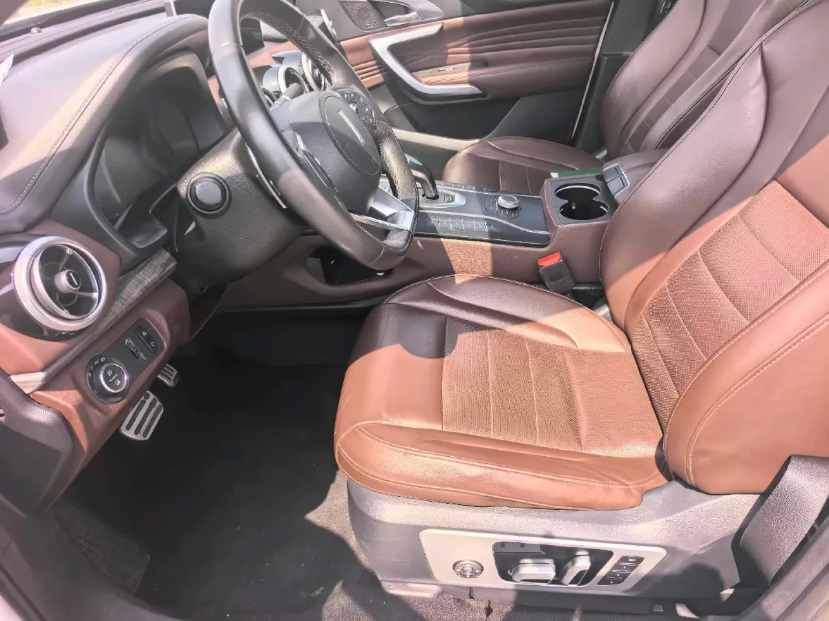 2020 WEY VV7 GT 2.0T 227HP L4 7DCT,autocango,china used car exporter,china ev exporter,chinese used car exporter,chinese used ev exporter