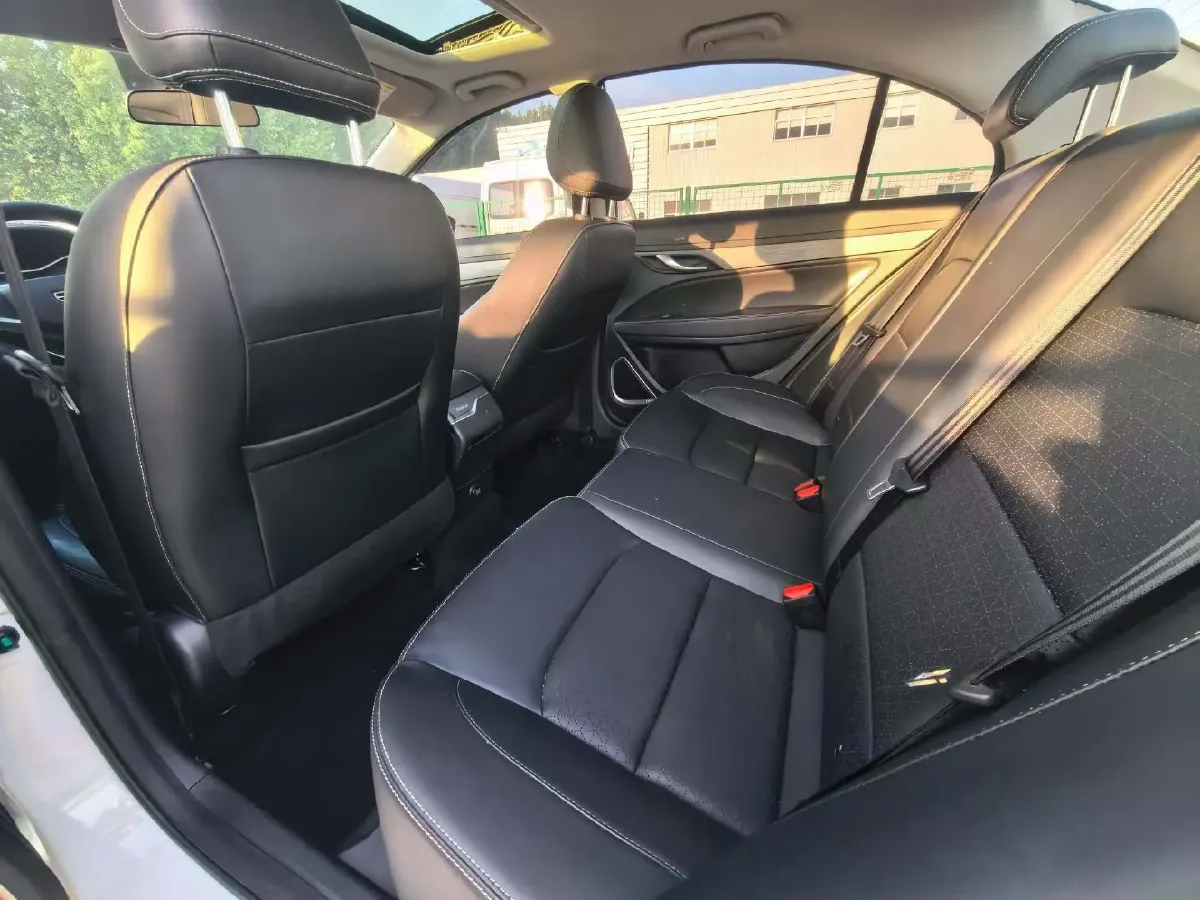 2021 BaoJun 530 1.5T 147HP L4 CVT,autocango,china used car exporter,china ev exporter,chinese used car exporter,chinese used ev exporter