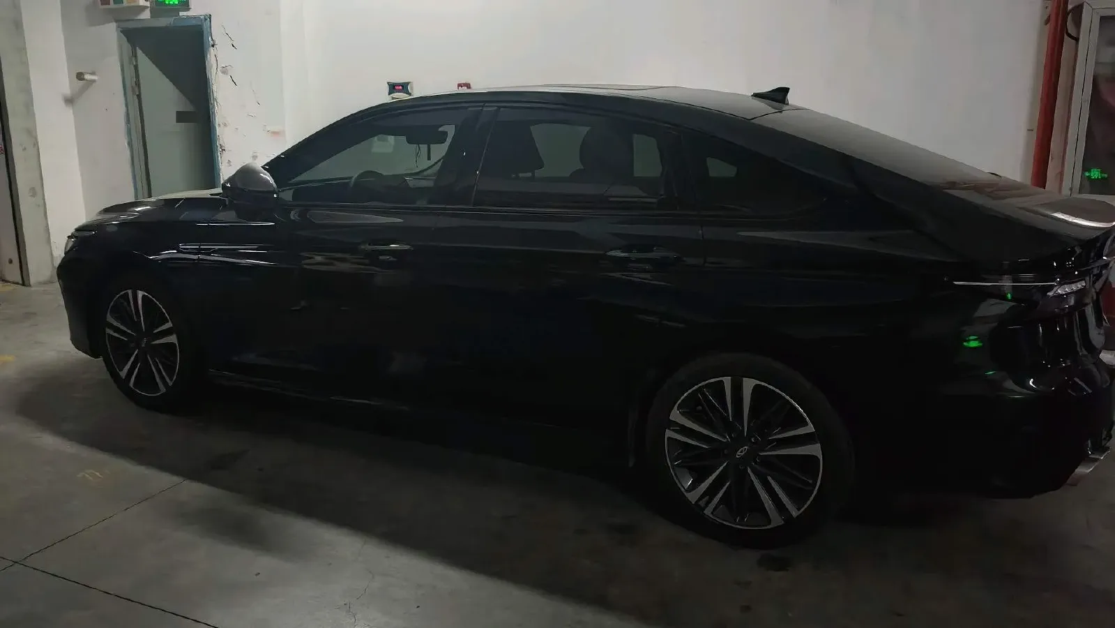 2023 Chery Arrizo 8 2.0T 254HP L4 7DCT,autocango,china used car exporter,china ev exporter,chinese used car exporter,chinese used ev exporter