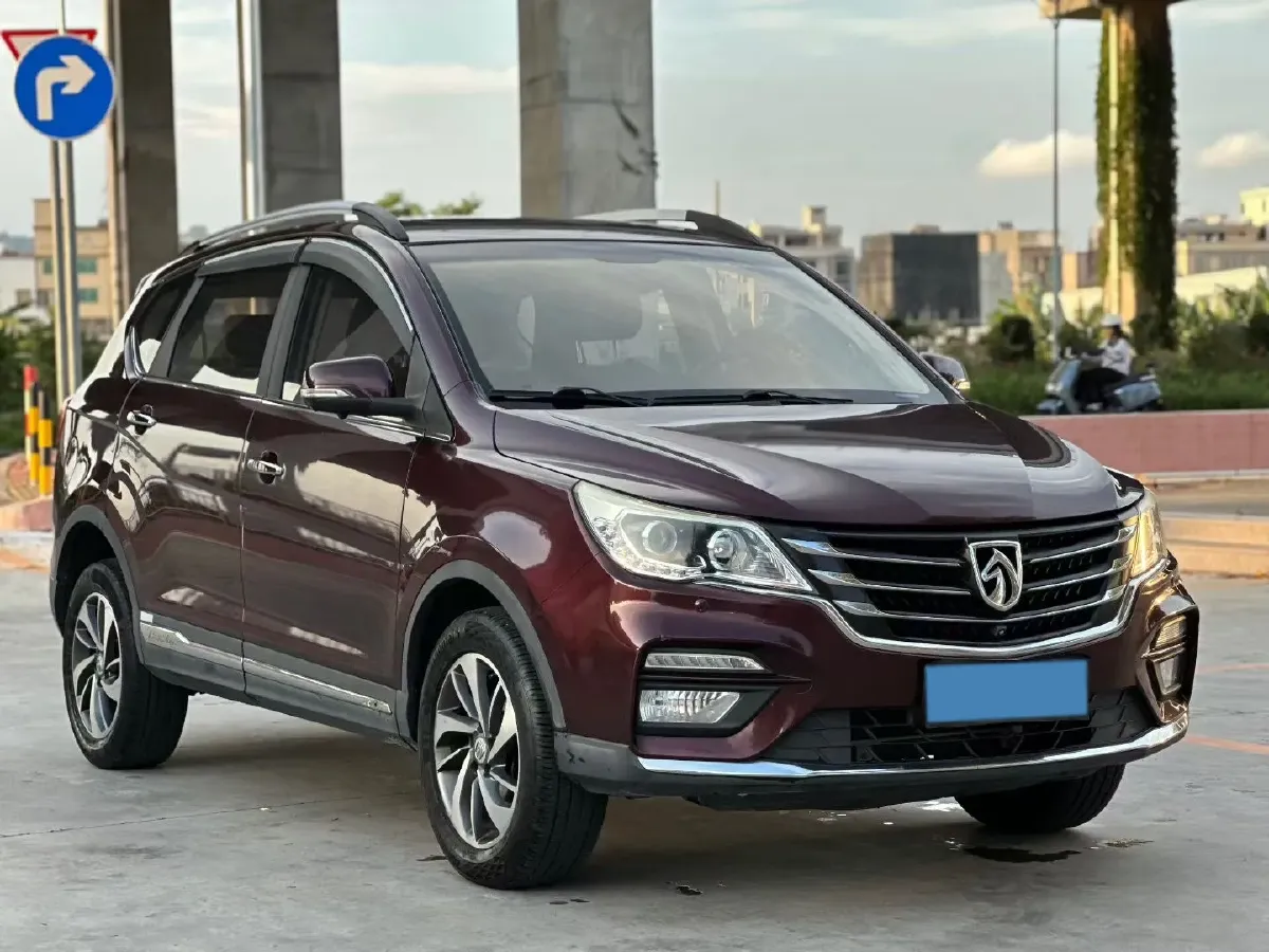 2017 BaoJun 560 1.5T 150HP L4 6MT,autocango,china used car exporter,china ev exporter,chinese used car exporter,chinese used ev exporter