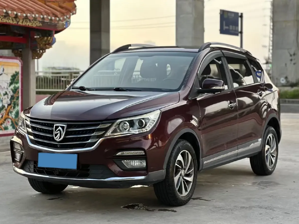 2017 BaoJun 560 1.5T 150HP L4 6MT,autocango,china used car exporter,china ev exporter,chinese used car exporter,chinese used ev exporter