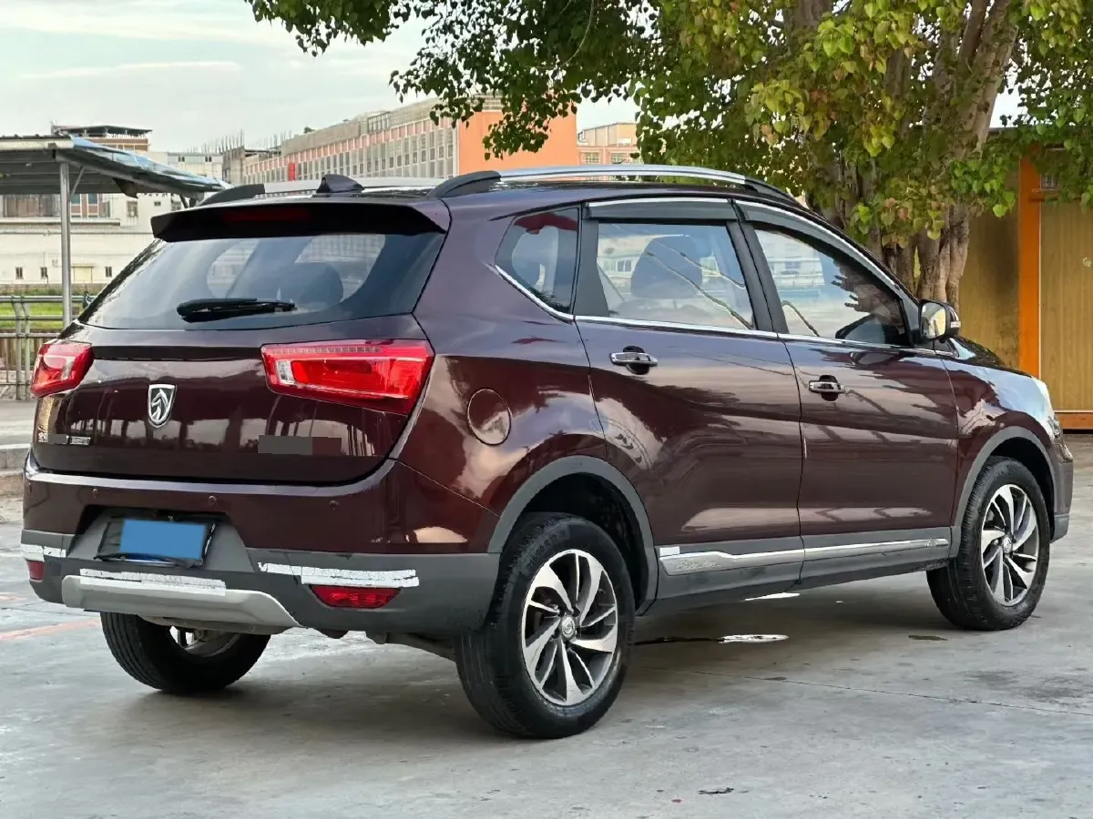 2017 BaoJun 560 1.5T 150HP L4 6MT,autocango,china used car exporter,china ev exporter,chinese used car exporter,chinese used ev exporter