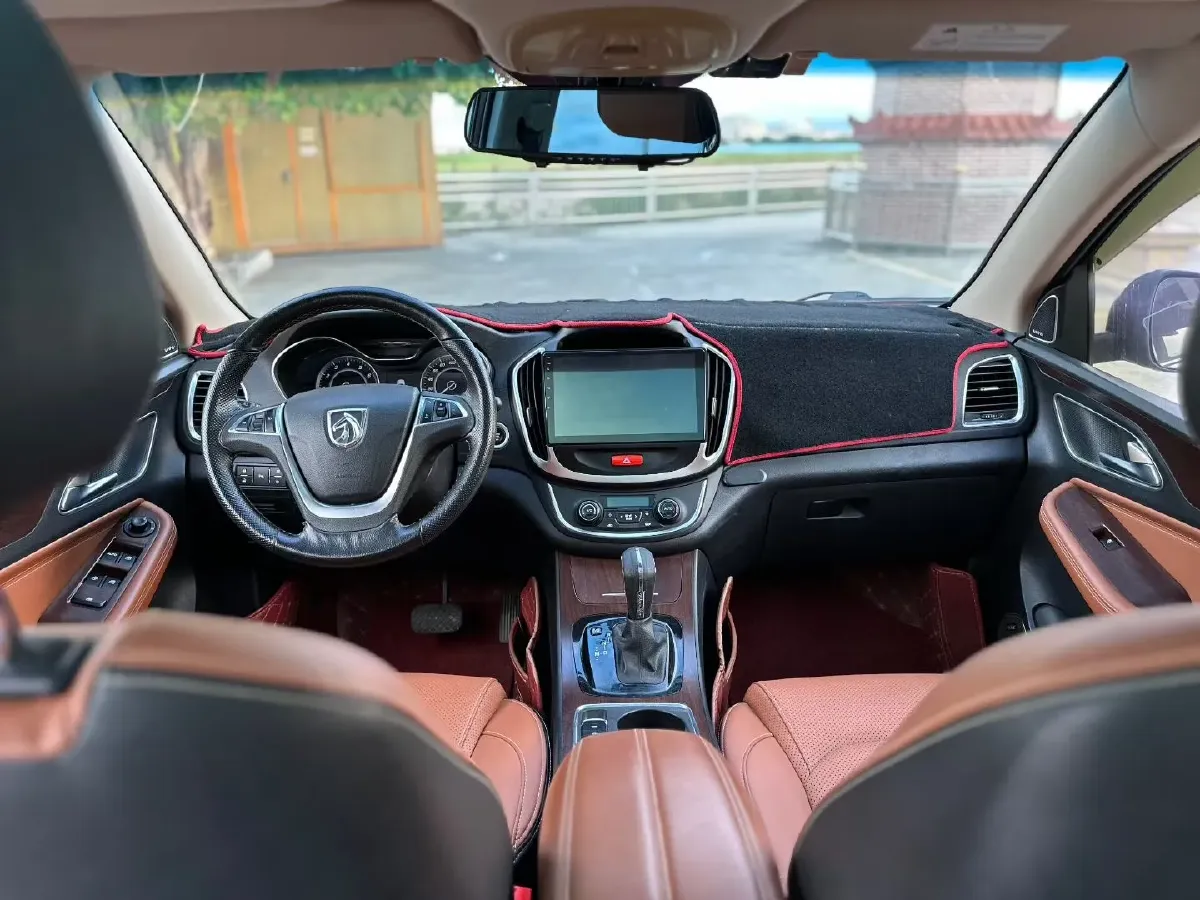 2017 BaoJun 560 1.5T 150HP L4 6MT,autocango,china used car exporter,china ev exporter,chinese used car exporter,chinese used ev exporter