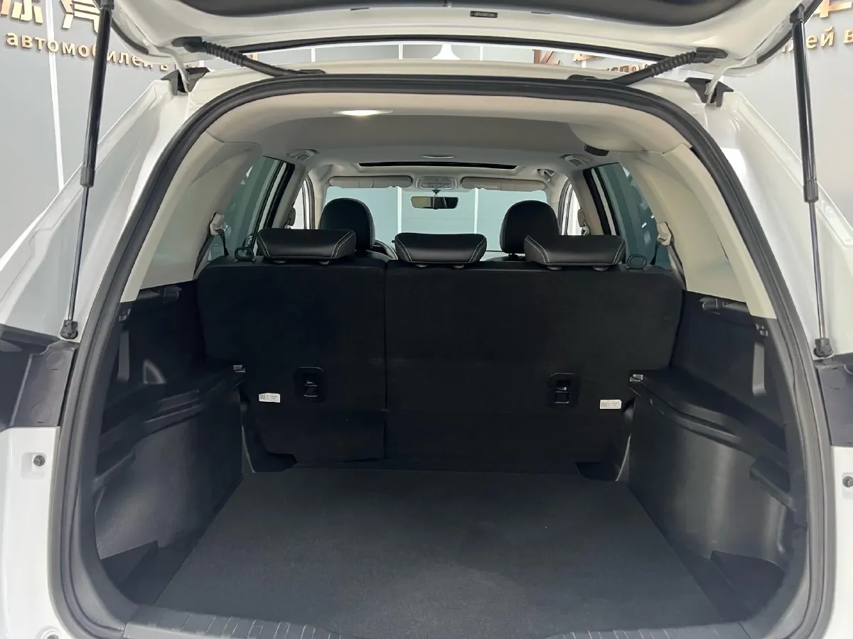 2021 Haval M6 1.5T 150HP L4 7DCT,autocango,china used car exporter,china ev exporter,chinese used car exporter,chinese used ev exporter