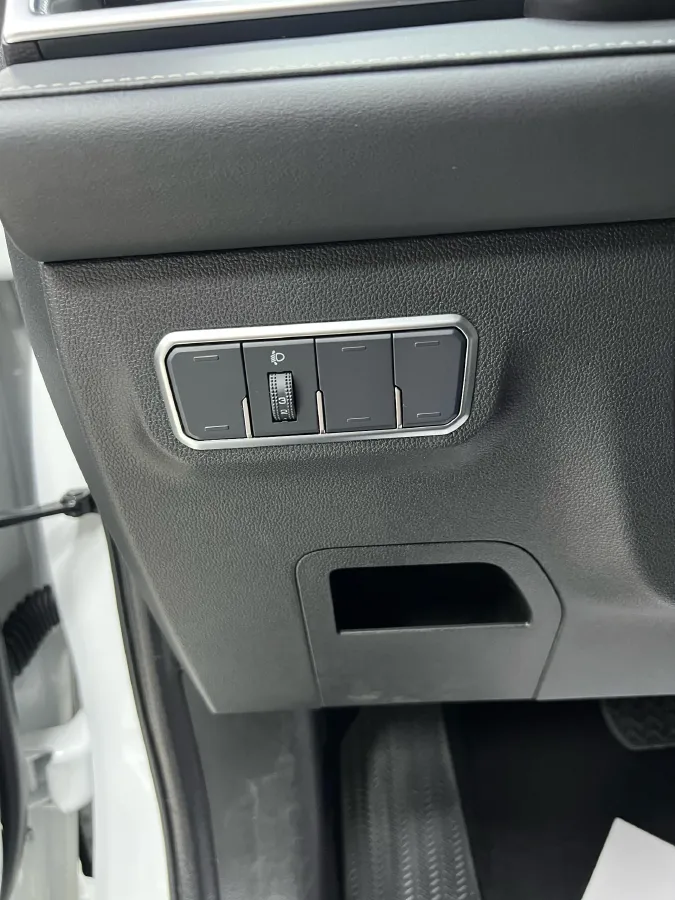 2021 Haval M6 1.5T 150HP L4 7DCT,autocango,china used car exporter,china ev exporter,chinese used car exporter,chinese used ev exporter