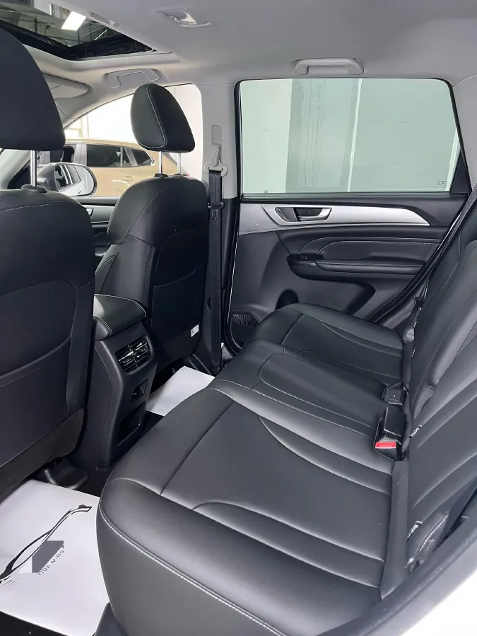 2021 Haval M6 1.5T 150HP L4 7DCT,autocango,china used car exporter,china ev exporter,chinese used car exporter,chinese used ev exporter