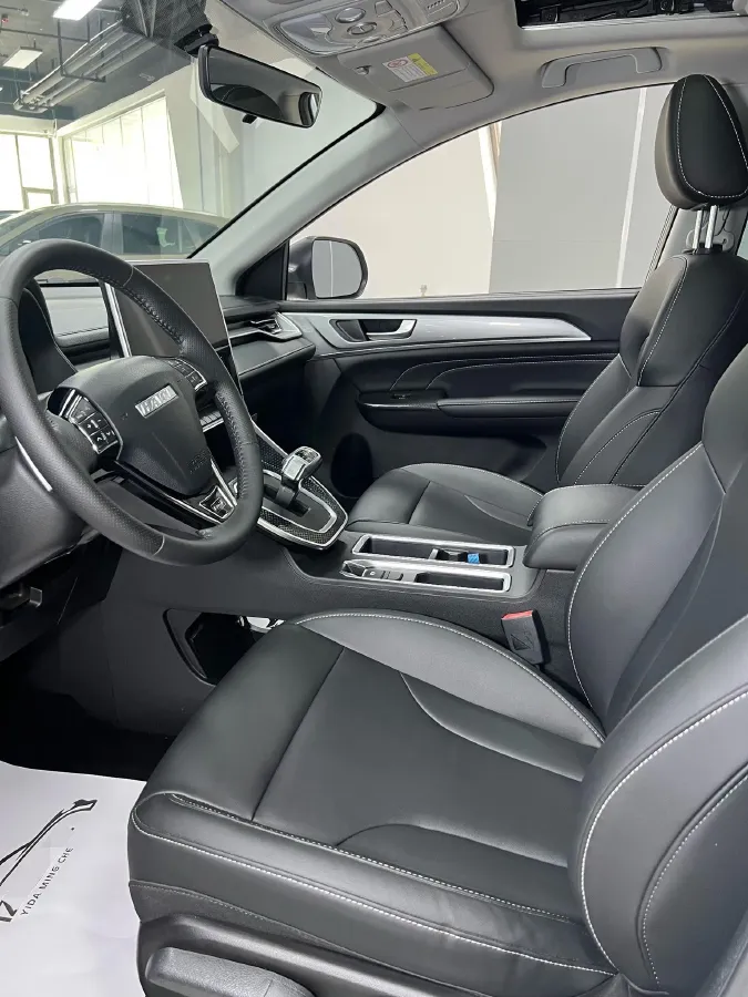 2021 Haval M6 1.5T 150HP L4 7DCT,autocango,china used car exporter,china ev exporter,chinese used car exporter,chinese used ev exporter