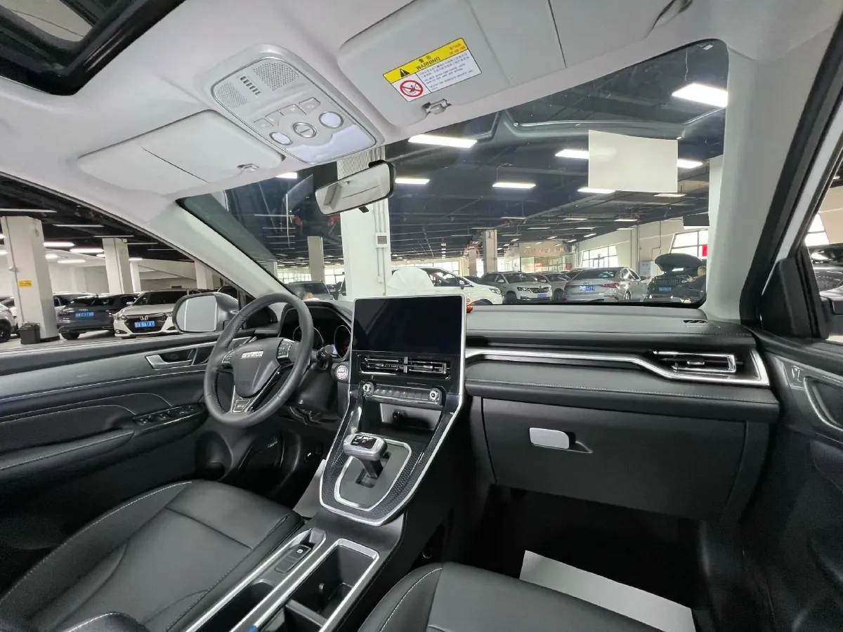 2021 Haval M6 1.5T 150HP L4 7DCT,autocango,china used car exporter,china ev exporter,chinese used car exporter,chinese used ev exporter