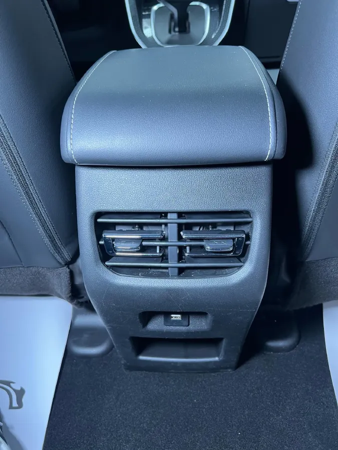 2021 Haval M6 1.5T 150HP L4 7DCT,autocango,china used car exporter,china ev exporter,chinese used car exporter,chinese used ev exporter