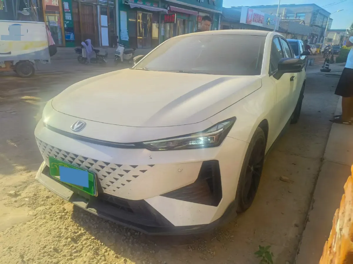 2024 ChangAn UNI-V 1.5T 188HP L4 7DCT,autocango,china used car exporter,china ev exporter,chinese used car exporter,chinese used ev exporter