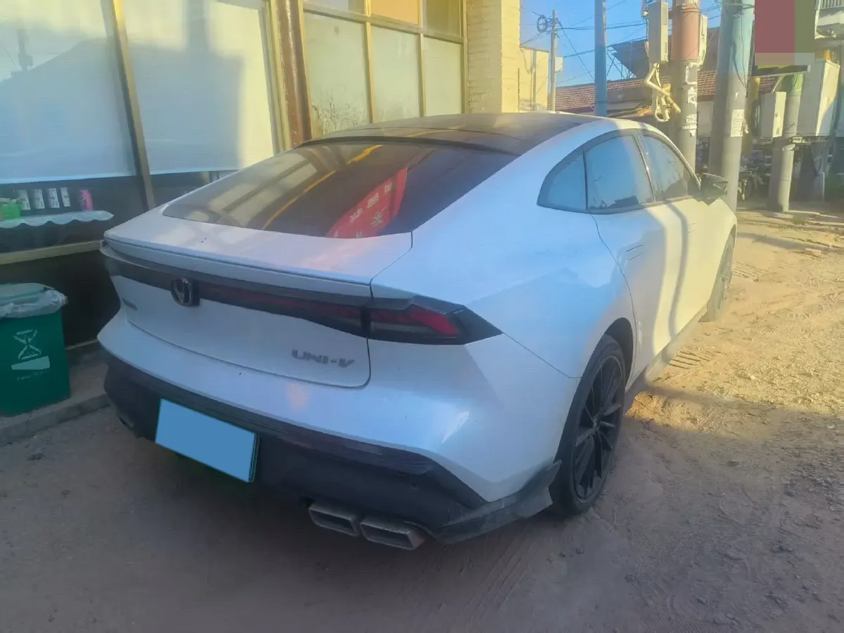 2024 ChangAn UNI-V 1.5T 188HP L4 7DCT,autocango,china used car exporter,china ev exporter,chinese used car exporter,chinese used ev exporter