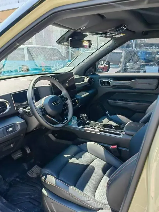2025 Geely Cowboy 1.5T 181HP L4 7DCT,autocango,china used car exporter,china ev exporter,chinese used car exporter,chinese used ev exporter