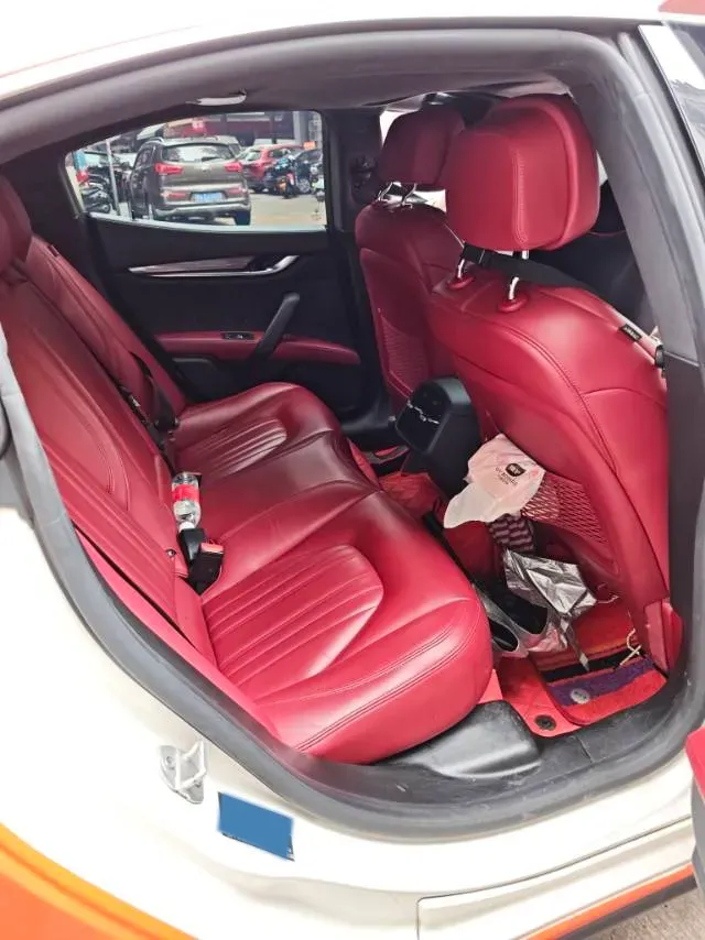 2021 Maserati Ghibli 2.0T 330HP L4 8AT,autocango,china used car exporter,china ev exporter,chinese used car exporter,chinese used ev exporter