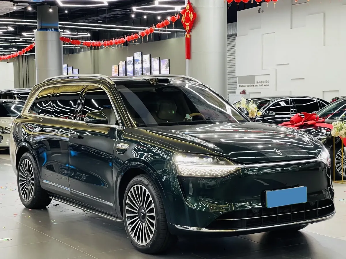 2025 AITO AITO M9 REEV 160HP REEV 52KWH,autocango,china used car exporter,china ev exporter,chinese used car exporter,chinese used ev exporter