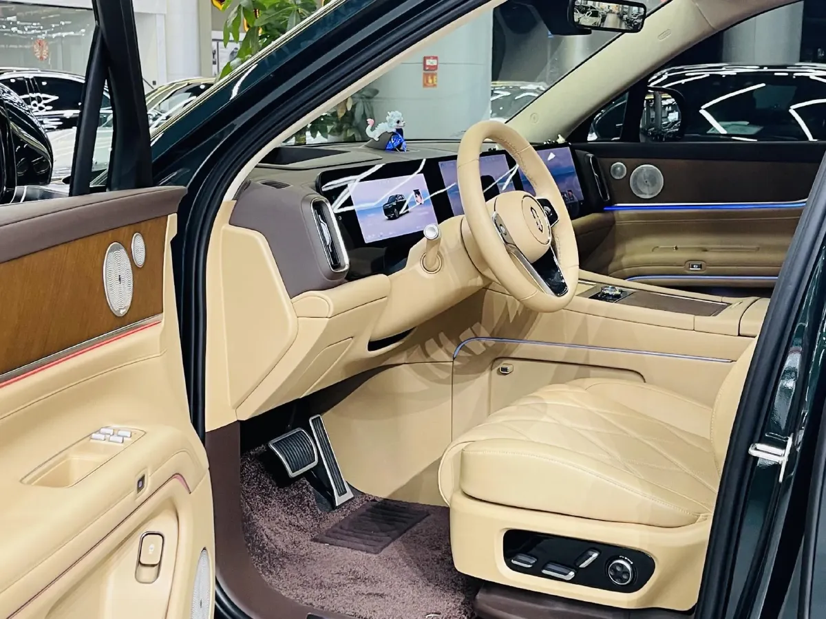 2025 AITO AITO M9 REEV 160HP REEV 52KWH,autocango,china used car exporter,china ev exporter,chinese used car exporter,chinese used ev exporter