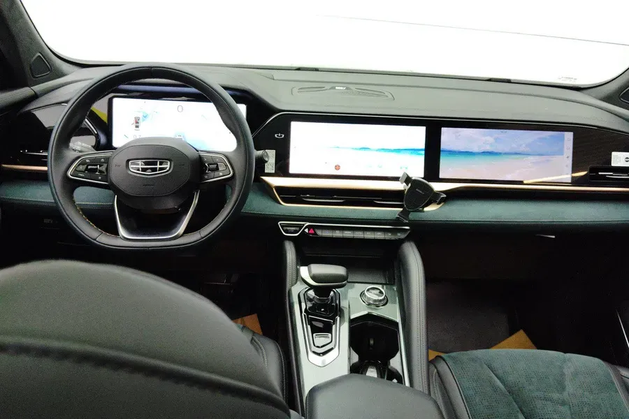 2021 Geely Monjaro 2.0T 218HP L4 7DCT,autocango,china used car exporter,china ev exporter,chinese used car exporter,chinese used ev exporter