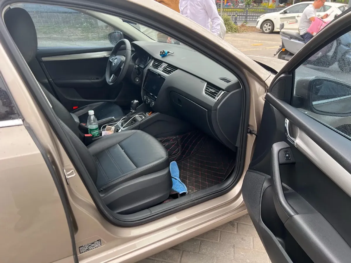 2019 Skoda Octavia 1.5L 116HP L4 6AT,autocango,china used car exporter,china ev exporter,chinese used car exporter,chinese used ev exporter