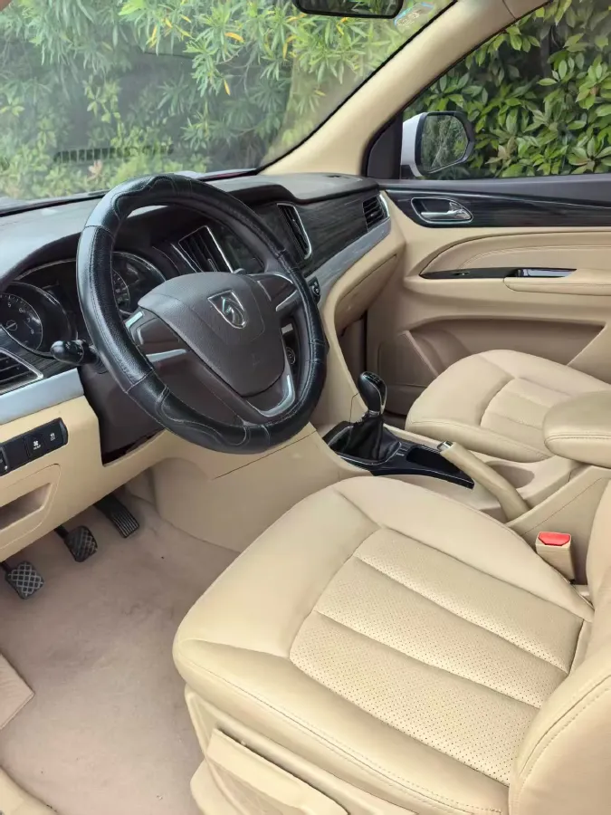 2016 BaoJun 730 1.5L 112HP L4 5MT,autocango,china used car exporter,china ev exporter,chinese used car exporter,chinese used ev exporter