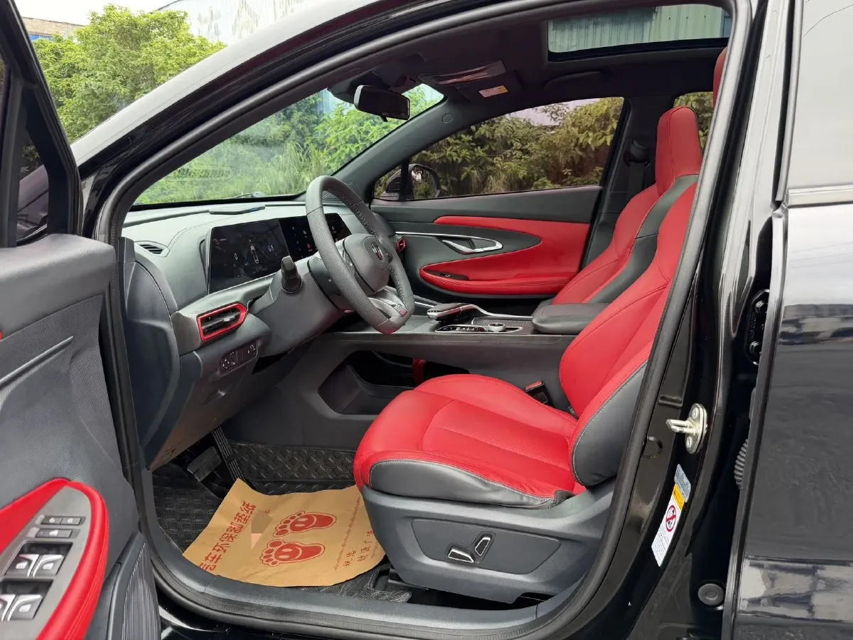 2020 ChangAn UNI-T 1.5T 180HP L4 7DCT,autocango,china used car exporter,china ev exporter,chinese used car exporter,chinese used ev exporter