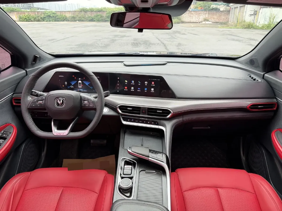 2020 ChangAn UNI-T 1.5T 180HP L4 7DCT,autocango,china used car exporter,china ev exporter,chinese used car exporter,chinese used ev exporter