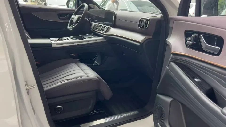2025 Chery Tiggo 9 2.0T 261HP L4 8AT,autocango,china used car exporter,china ev exporter,chinese used car exporter,chinese used ev exporter