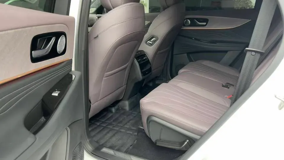 2025 Chery Tiggo 9 2.0T 261HP L4 8AT,autocango,china used car exporter,china ev exporter,chinese used car exporter,chinese used ev exporter