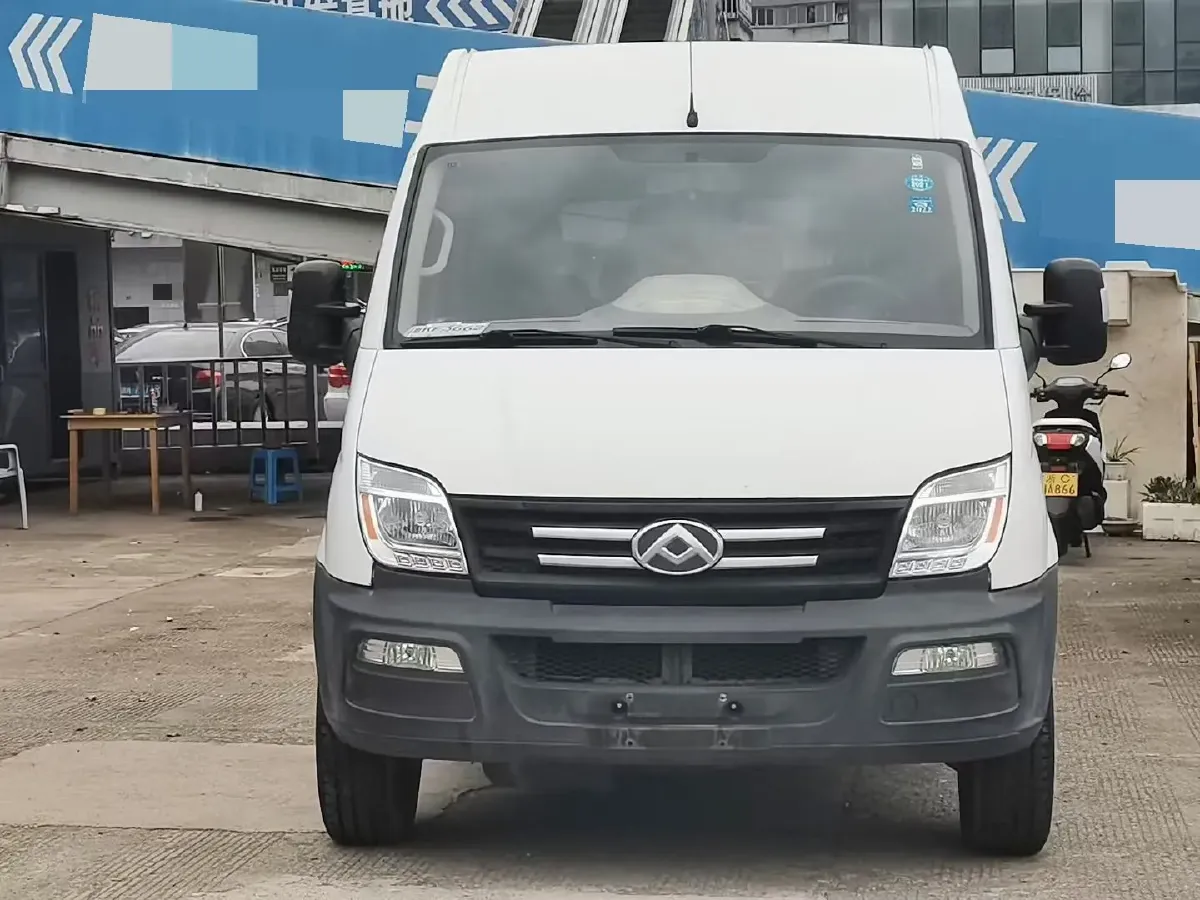 2018 MAXUS XinTu V80 2.5T 136HP L4 6MT,autocango,china used car exporter,china ev exporter,chinese used car exporter,chinese used ev exporter