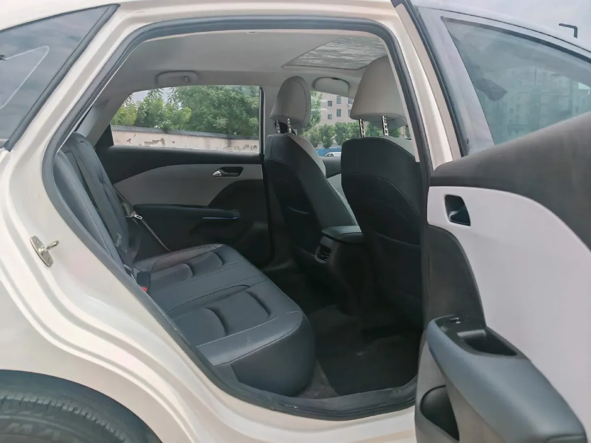 2023 Chevrolet Monza 1.5L 113HP L4 6DCT,autocango,china used car exporter,china ev exporter,chinese used car exporter,chinese used ev exporter