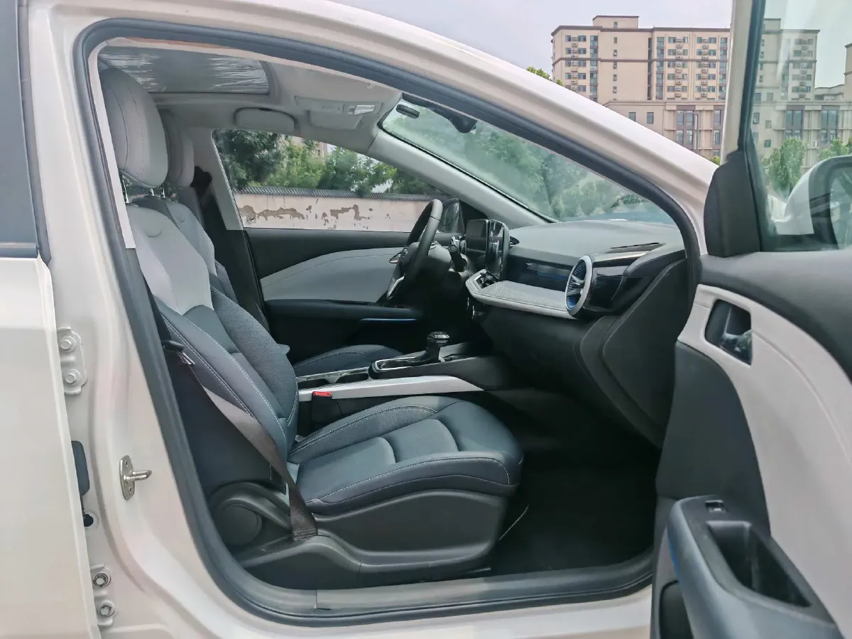 2023 Chevrolet Monza 1.5L 113HP L4 6DCT,autocango,china used car exporter,china ev exporter,chinese used car exporter,chinese used ev exporter