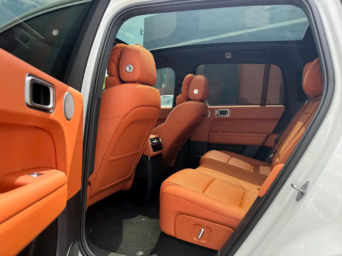 2024 Li L6 Range Extended 154HP L4 REEV 36.8KWH,autocango,china used car exporter,china ev exporter,chinese used car exporter,chinese used ev exporter