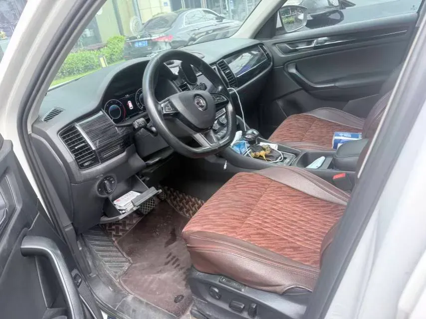 2020 Skoda Kodiak 2.0T 186HP L4 7DCT,autocango,china used car exporter,china ev exporter,chinese used car exporter,chinese used ev exporter