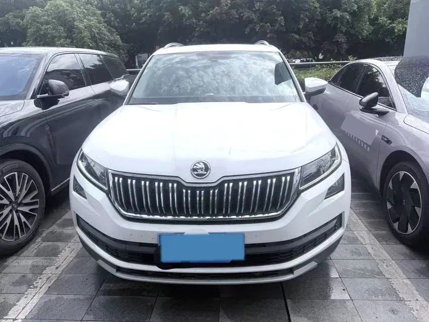 2020 Skoda Kodiak 2.0T 186HP L4 7DCT,autocango,china used car exporter,china ev exporter,chinese used car exporter,chinese used ev exporter