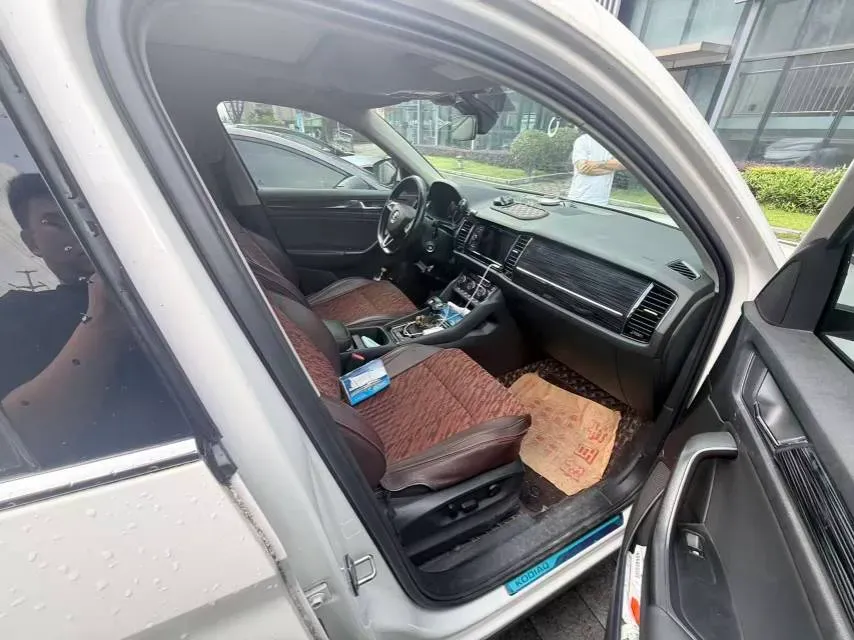 2020 Skoda Kodiak 2.0T 186HP L4 7DCT,autocango,china used car exporter,china ev exporter,chinese used car exporter,chinese used ev exporter