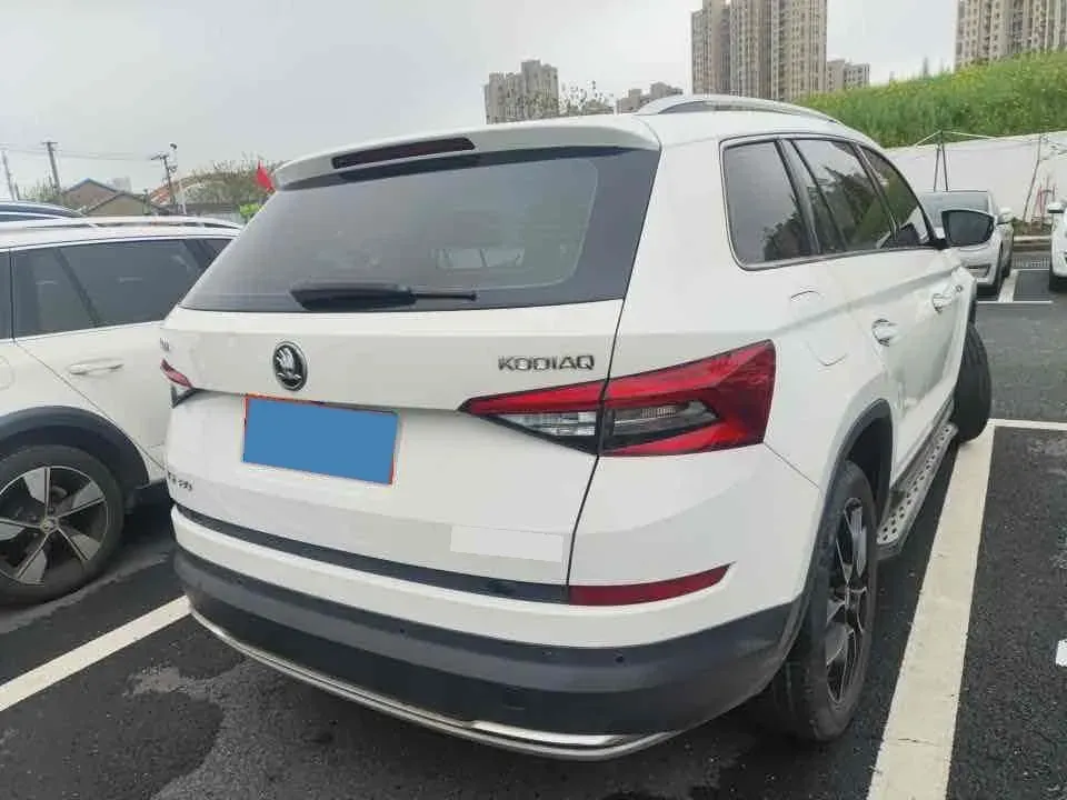 2018 Skoda Kodiak 1.8T 180HP L4 7DCT,autocango,china used car exporter,china ev exporter,chinese used car exporter,chinese used ev exporter