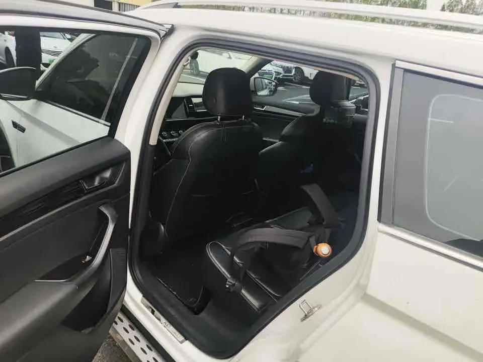 2018 Skoda Kodiak 1.8T 180HP L4 7DCT,autocango,china used car exporter,china ev exporter,chinese used car exporter,chinese used ev exporter