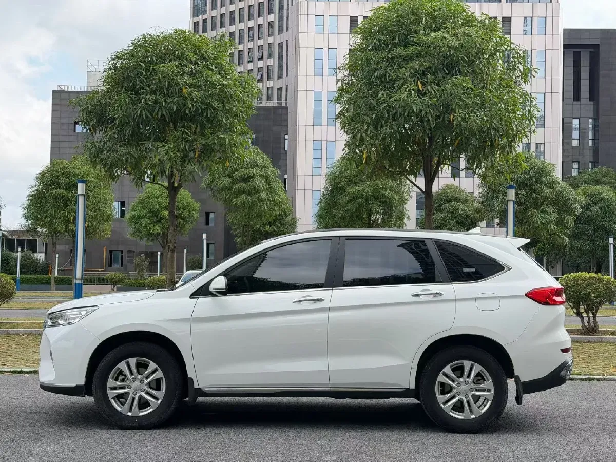 2021 Haval M6 1.5T 150HP L4 7DCT,autocango,china used car exporter,china ev exporter,chinese used car exporter,chinese used ev exporter